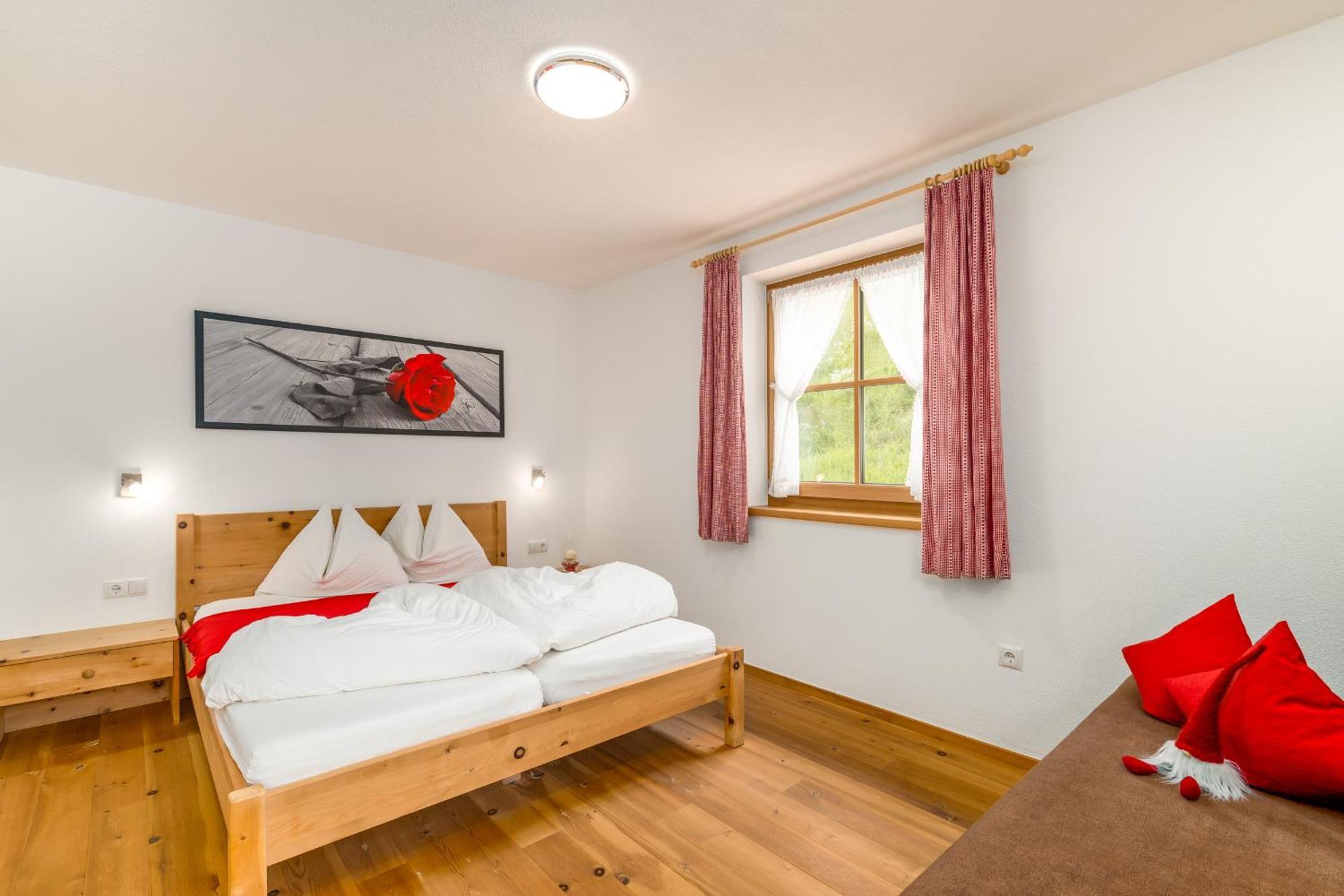 Tratterhof Apartments Vallarga Екстериор снимка